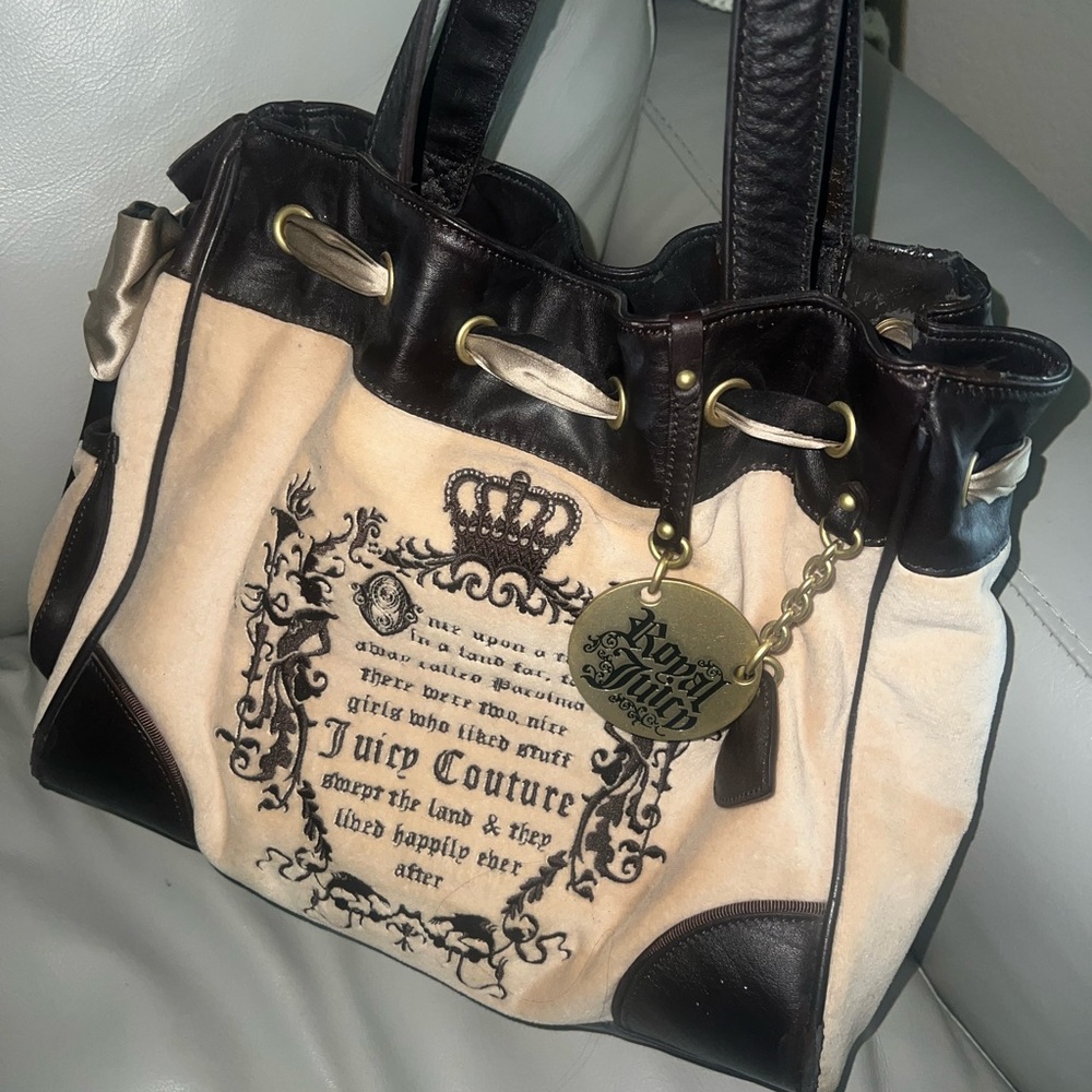 stunning vintage juicy couture cream daydreamer bag